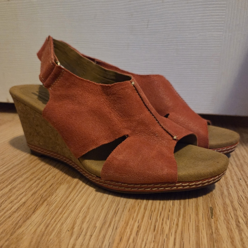 Clarks Collection Hello Float Red Nubuck High Heel Wedge Sandals Size 8